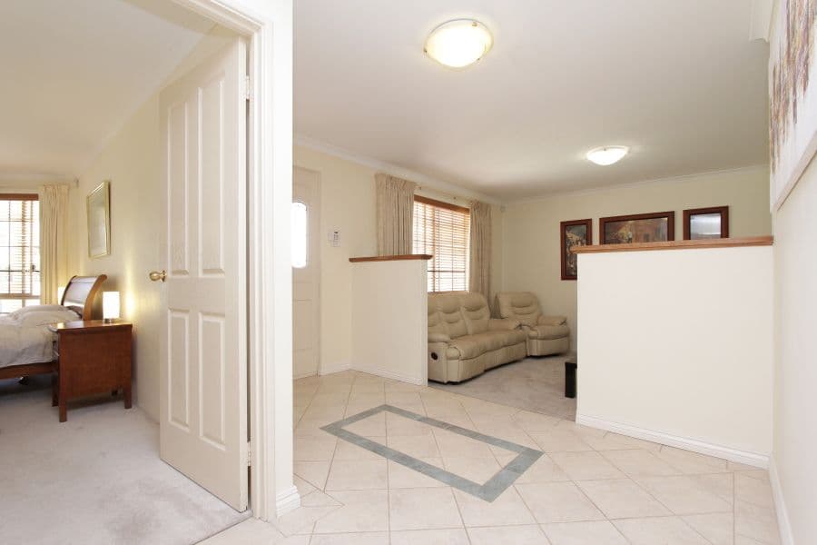 14 Dawnview Rise, ELLENBROOK WA 6069, Ellenbrook - Thumbnail 2