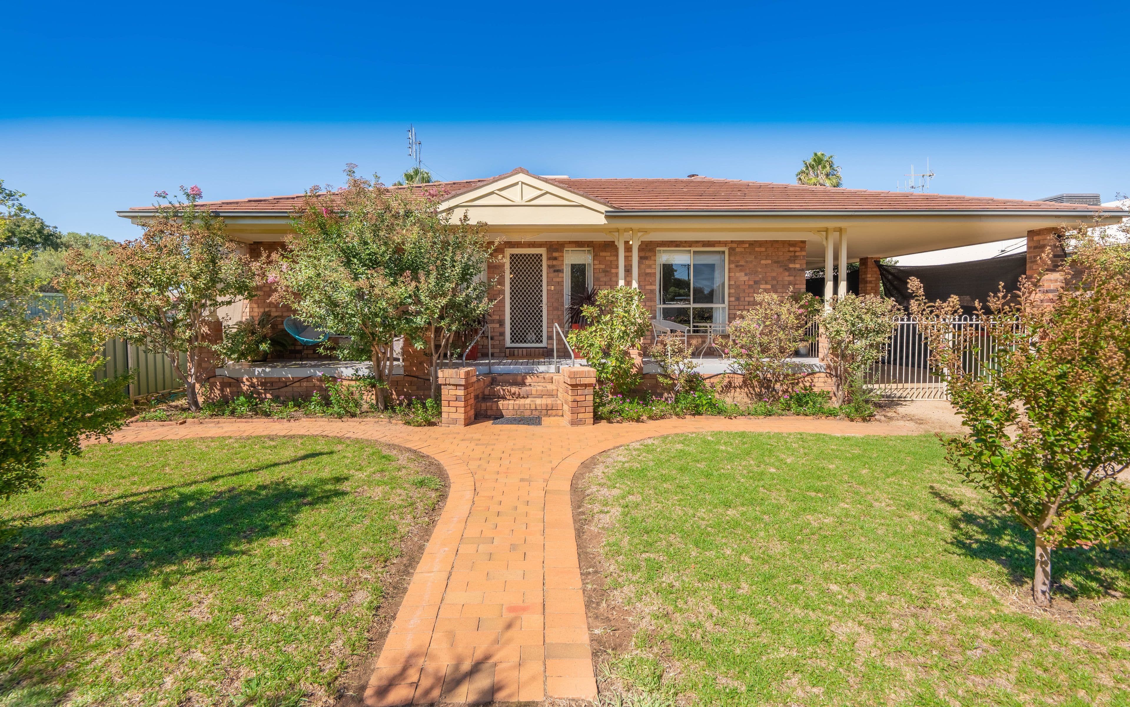 33 Bathurst Street, Forbes NSW 2871, Forbes - Image 1
