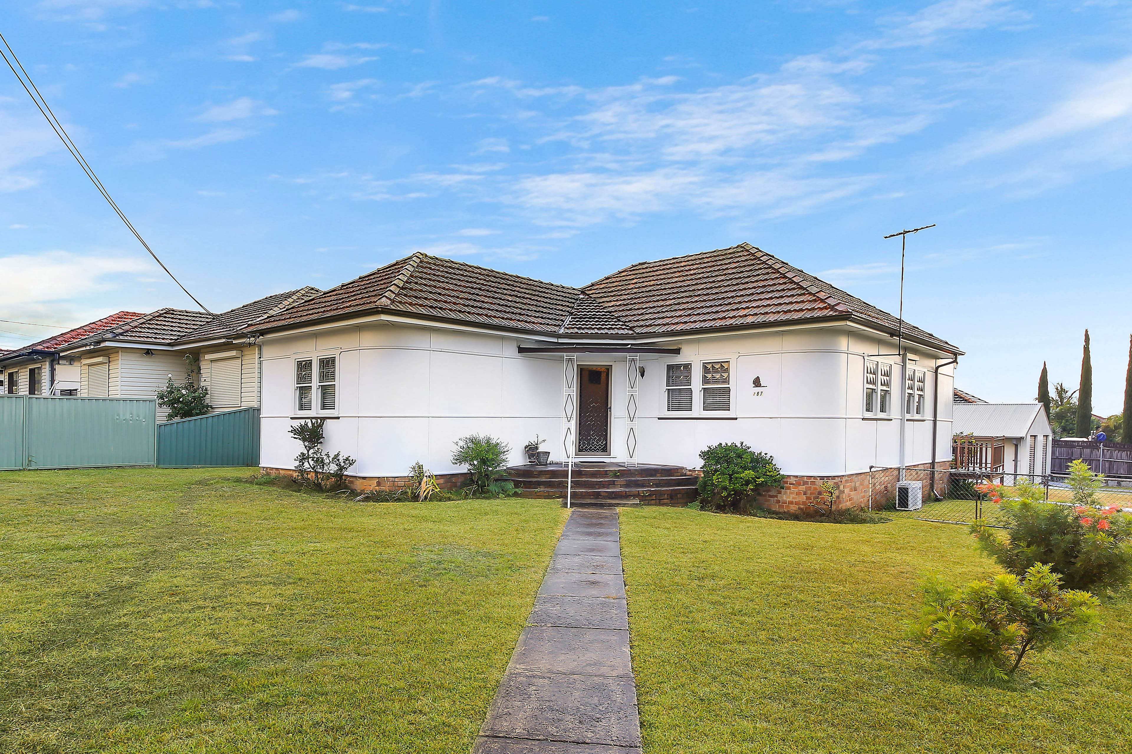 287 Roberts Road, Greenacre - Thumbnail 2