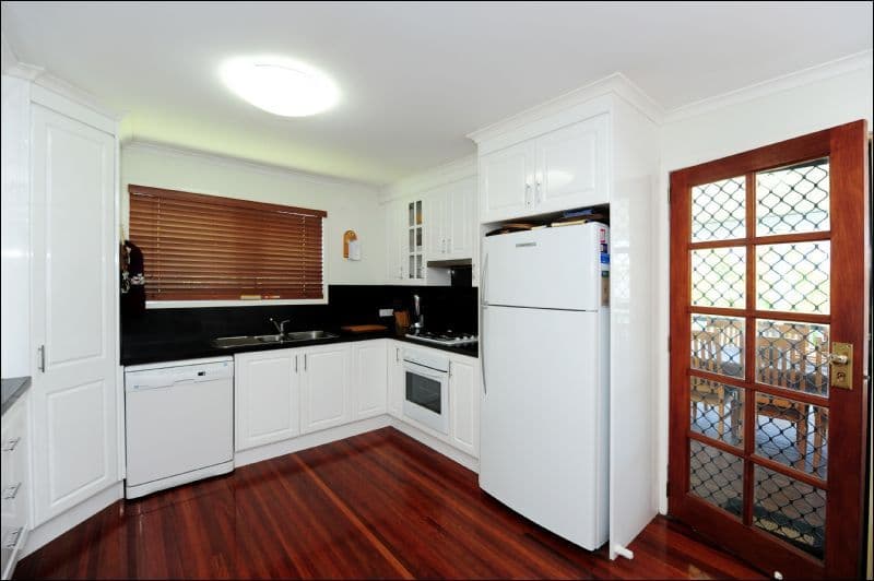 20 Bradford Road, GLADSTONE QLD 4680, Gladstone - Thumbnail 2