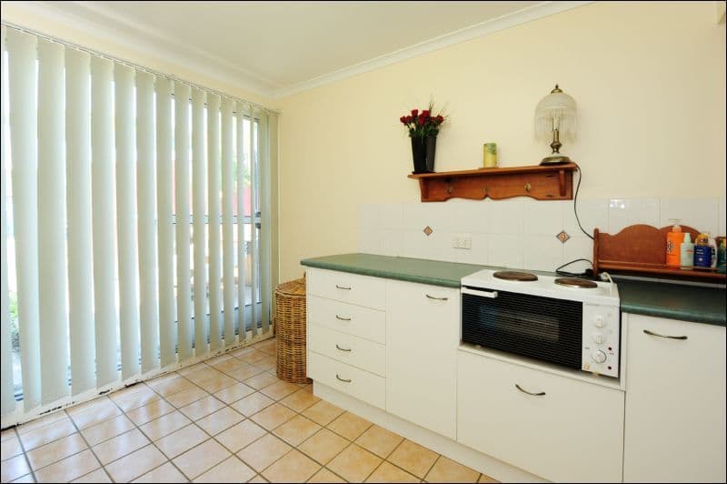 20 Bradford Road, GLADSTONE QLD 4680, Gladstone - Thumbnail 6