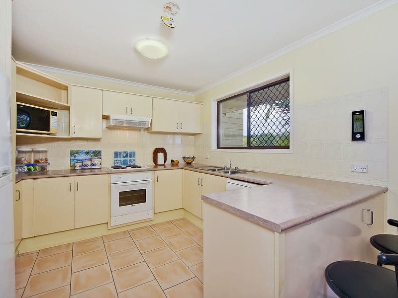 9 Wilga Grove, ASHMORE QLD 4214, Ashmore - Thumbnail 2
