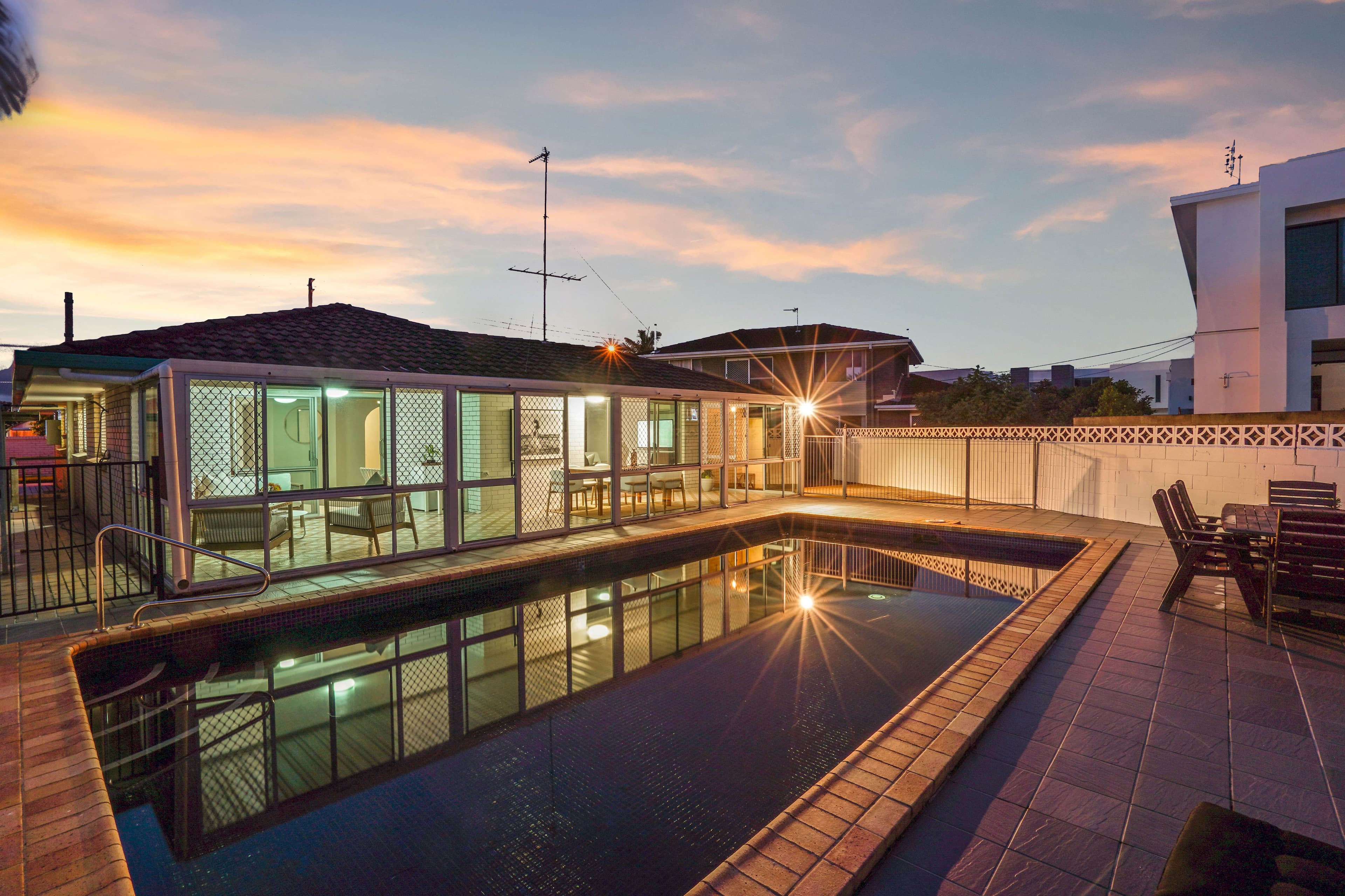 82 Rio Vista Boulevard, Broadbeach Waters QLD 4218, Broadbeach Waters - Thumbnail 3