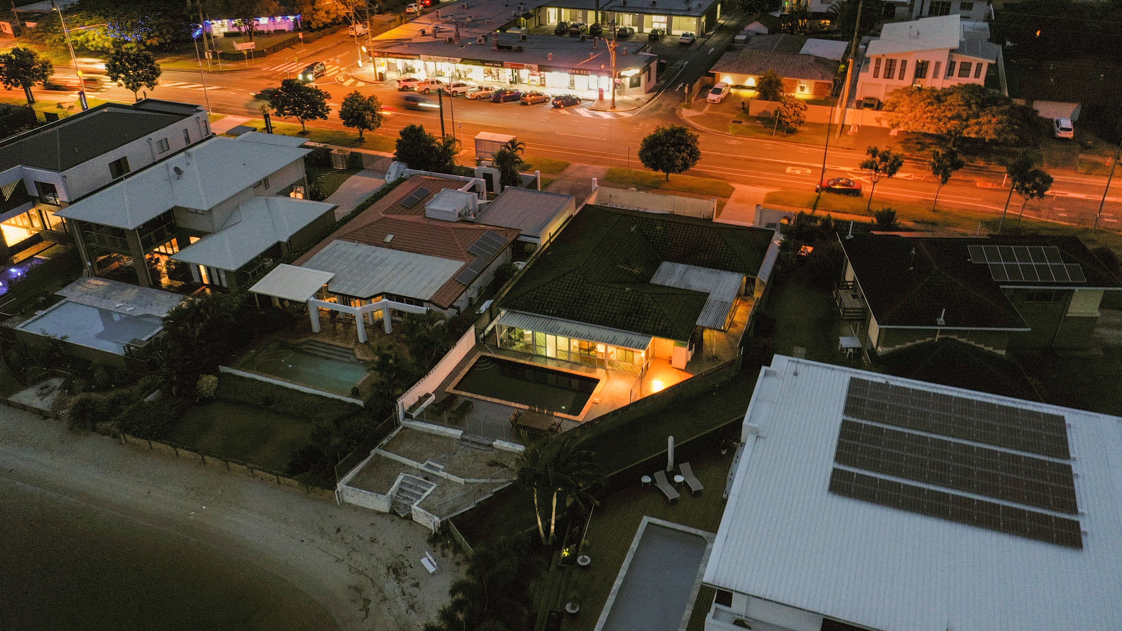 82 Rio Vista Boulevard, Broadbeach Waters QLD 4218, Broadbeach Waters - Thumbnail 6