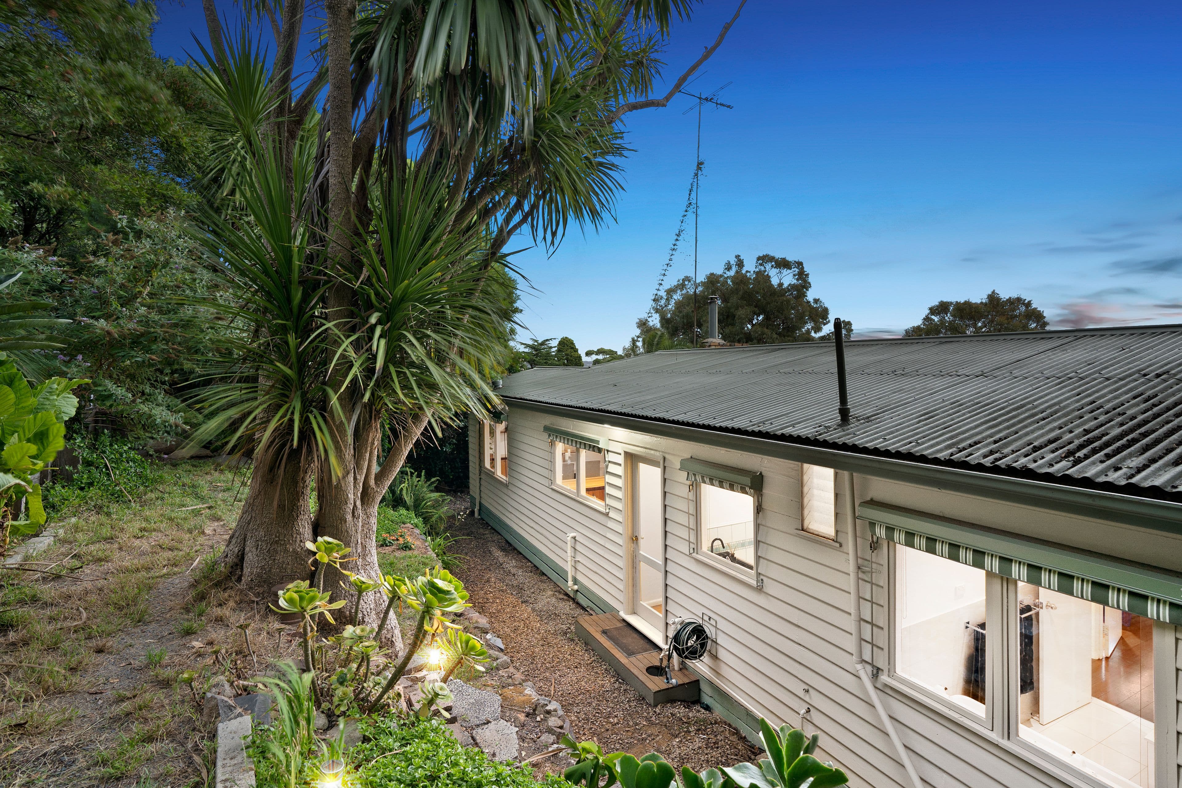 32 Clematis Avenue, Ferntree Gully VIC 3156, Ferntree Gully - Thumbnail 4
