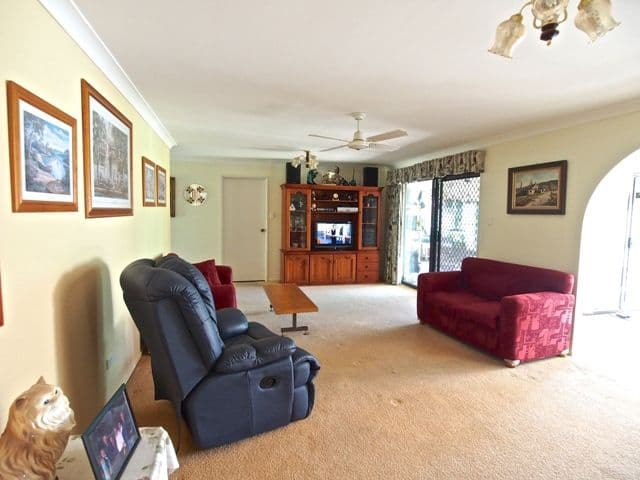 10 skiff Court, BANKSIA BEACH QLD 4507, Banksia Beach - Thumbnail 4