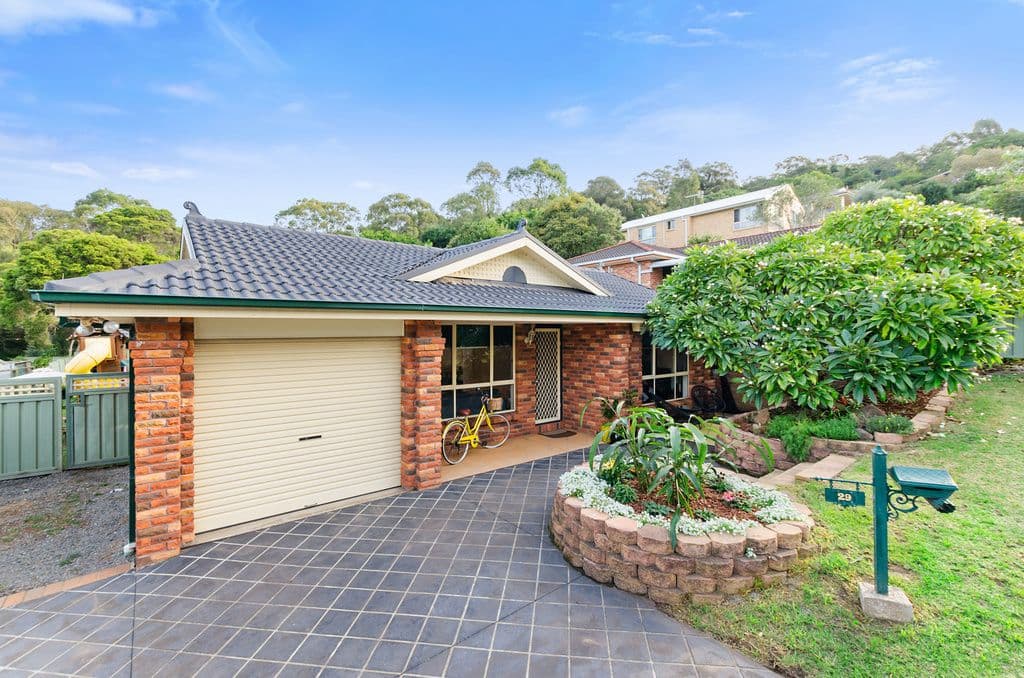 29 Malonga Place, Koonawarra - Image 1