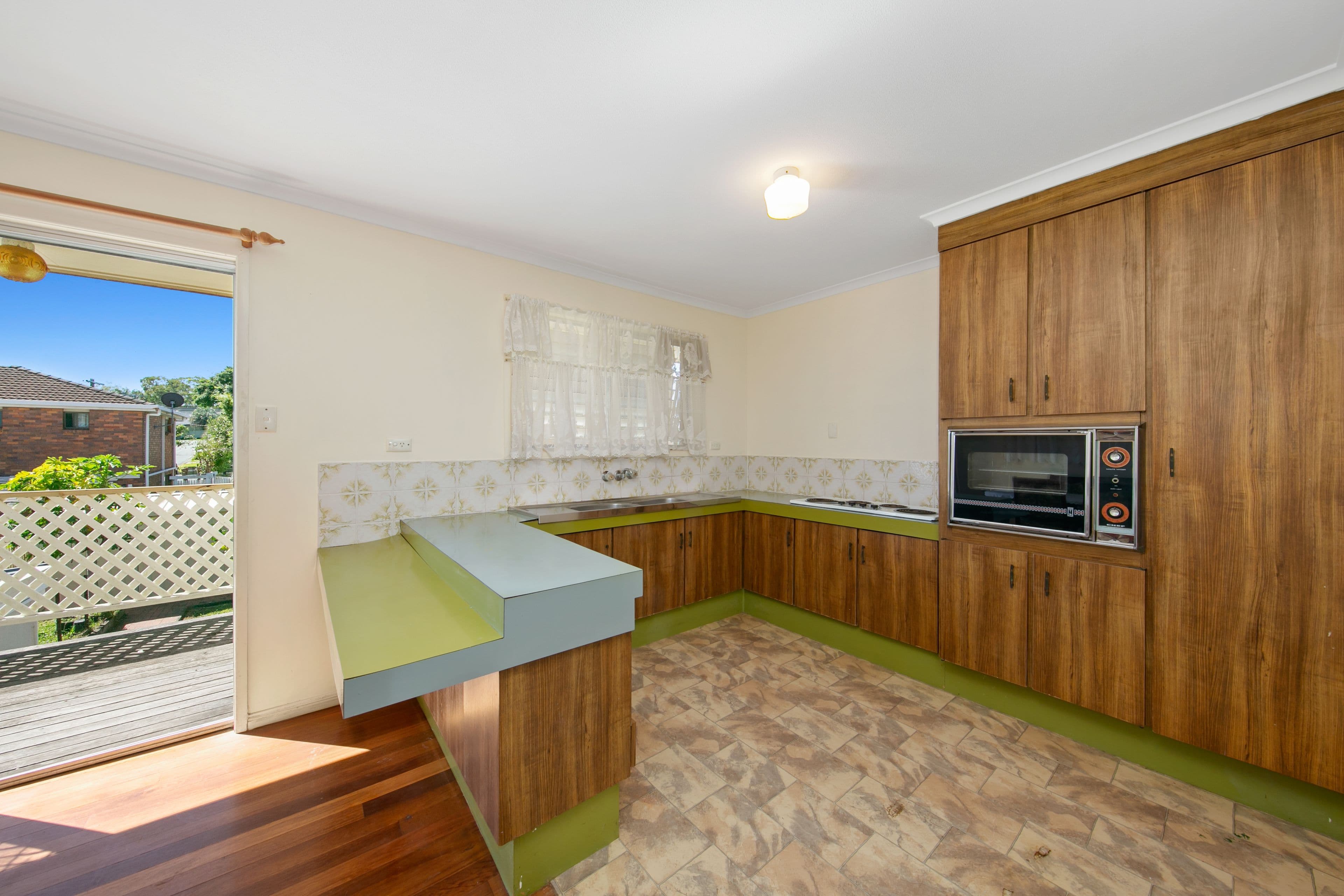 76 Griffith Road, Scarborough QLD 4020, Scarborough - Thumbnail 4
