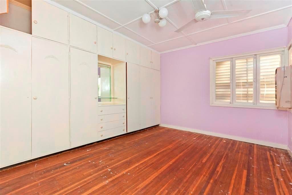 15 Monaco Street, HOLLAND PARK WEST QLD 4121, Holland Park West - Thumbnail 4