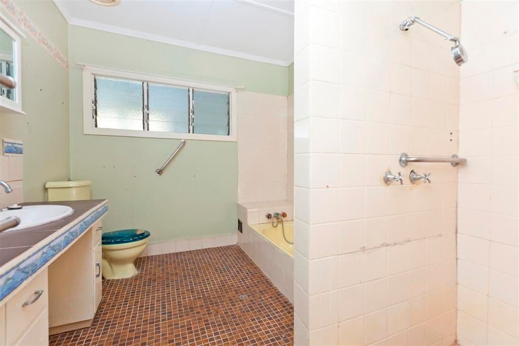 15 Monaco Street, HOLLAND PARK WEST QLD 4121, Holland Park West - Thumbnail 7