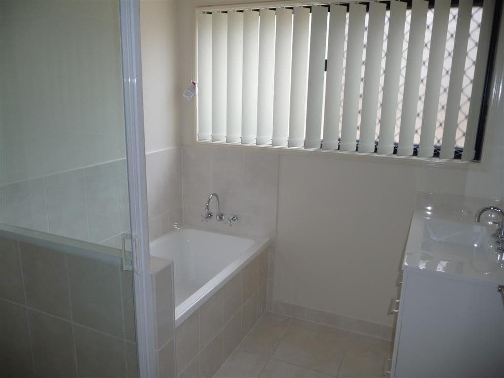 4 Pamela Court, Gracemere QLD 4702, Gracemere - Thumbnail 4