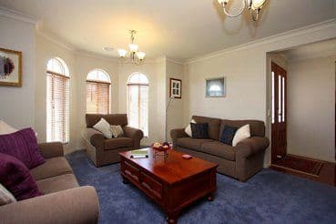 15 Honeysuckle Way, THURGOONA NSW 2640, Thurgoona - Thumbnail 2
