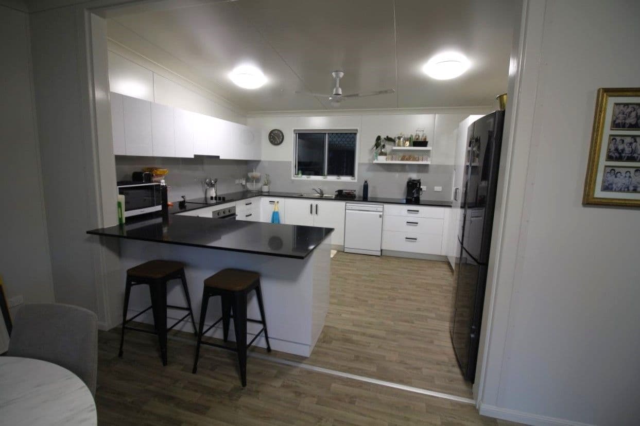 9 Craven Street, CHARTERS TOWERS CITY QLD 4820, Charters Towers City - Thumbnail 2