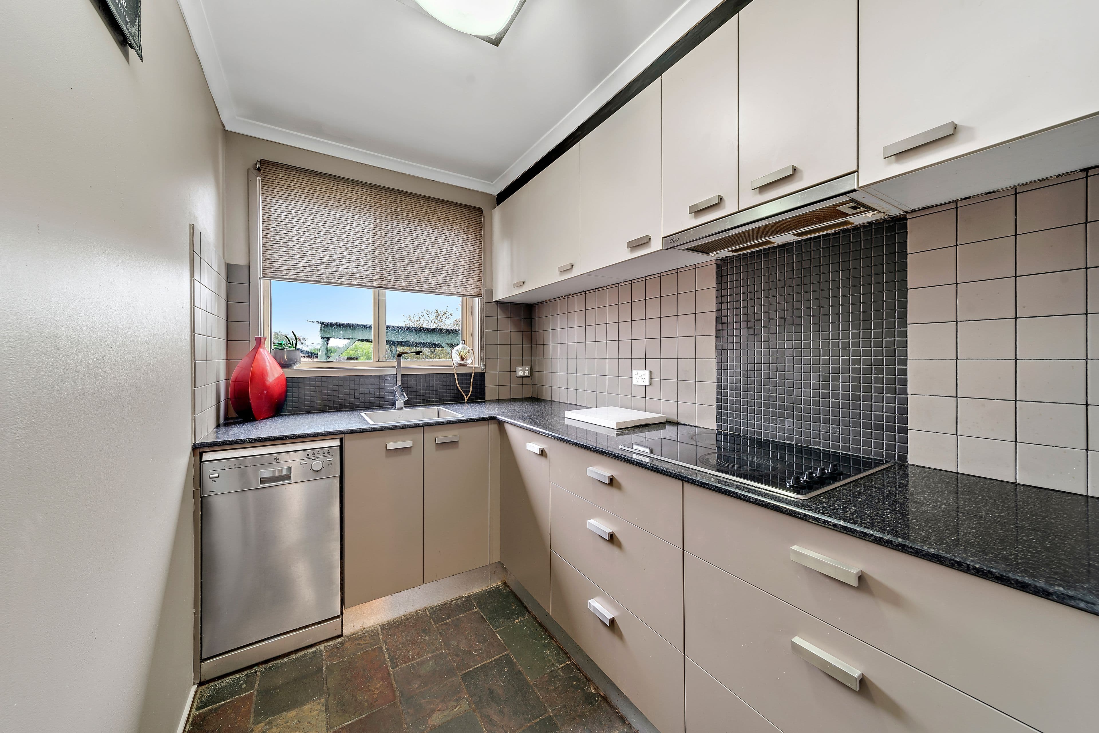 8 Sommers Street, Conder ACT 2906, Conder - Thumbnail 5