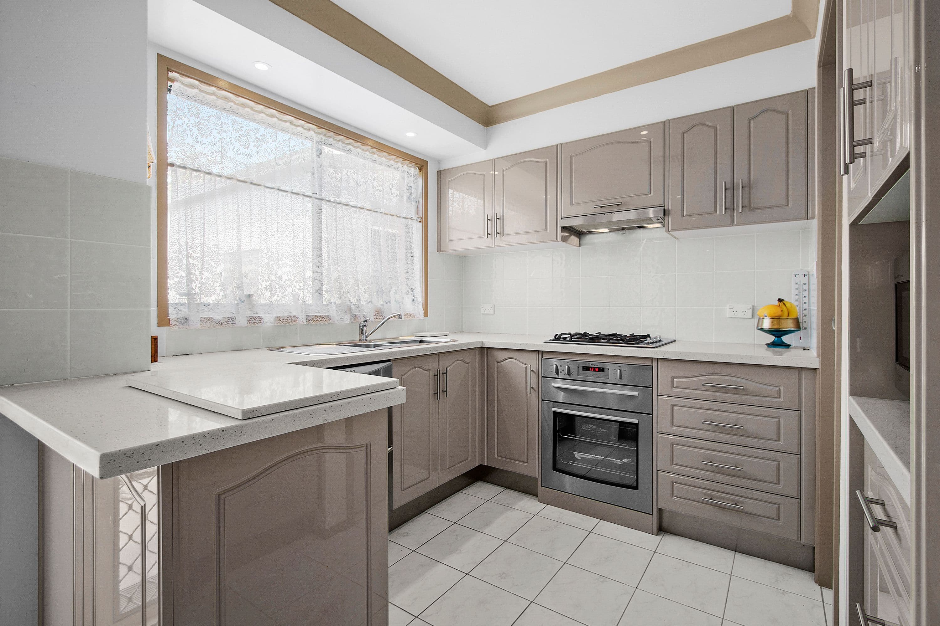 56 Loder Crescent, South Windsor - Thumbnail 2