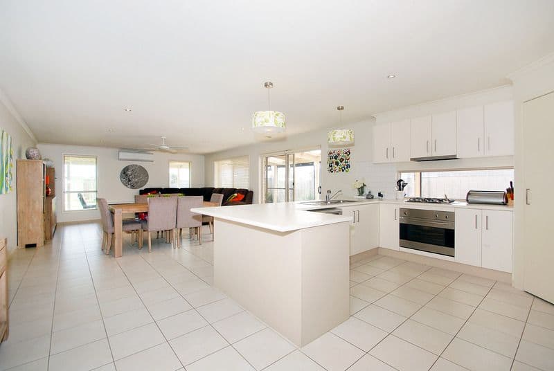 11 Madisson Crescent, CARRUM DOWNS VIC 3201, Carrum Downs - Thumbnail 8