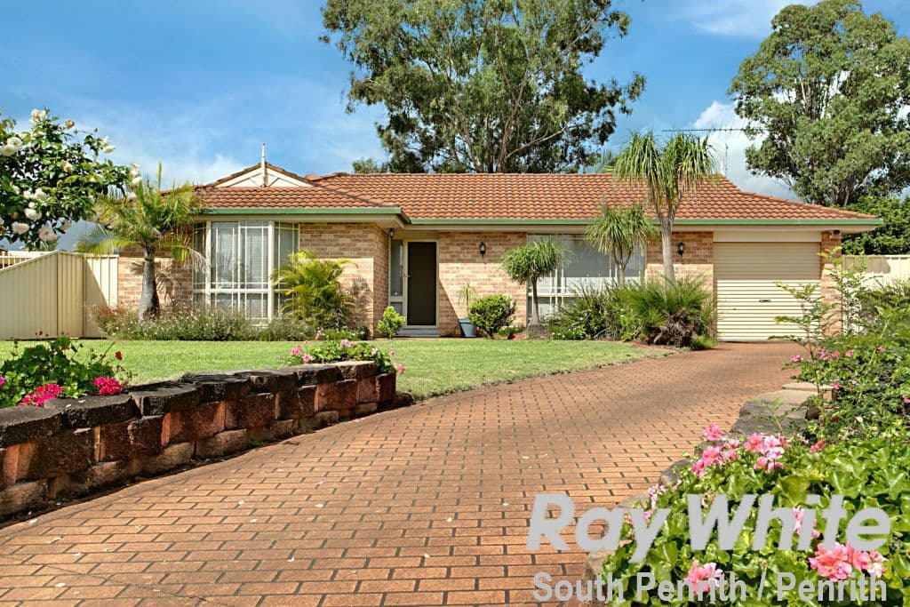 12 Chopin Crescent, Claremont Meadows - Image 1