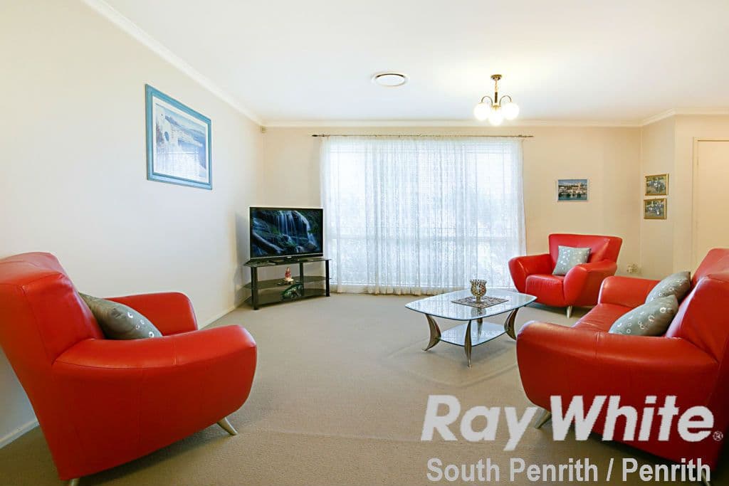 12 Chopin Crescent, Claremont Meadows - Thumbnail 2