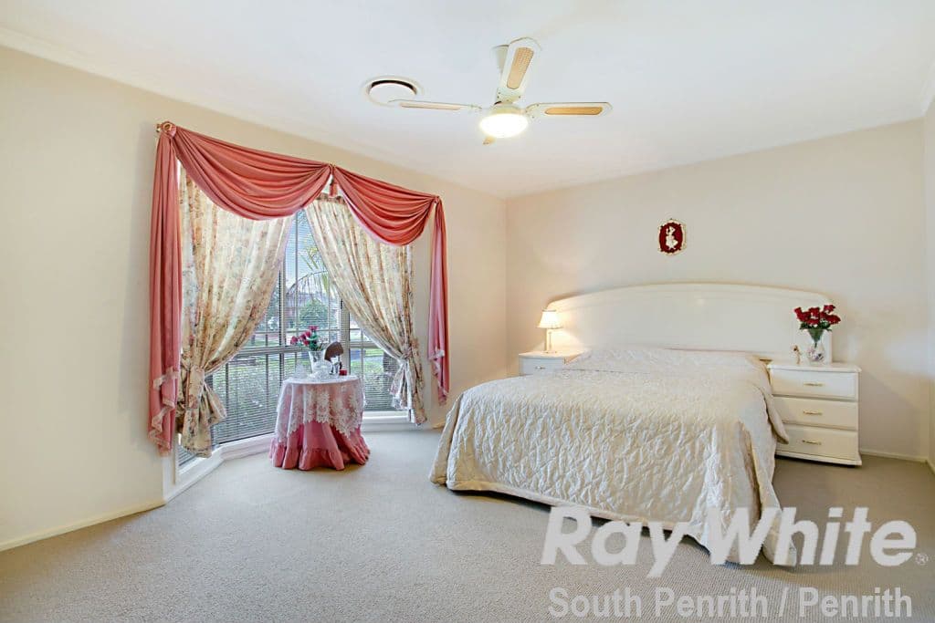 12 Chopin Crescent, Claremont Meadows - Thumbnail 6
