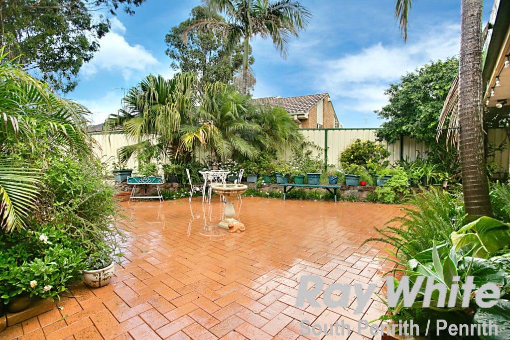 12 Chopin Crescent, Claremont Meadows - Thumbnail 8