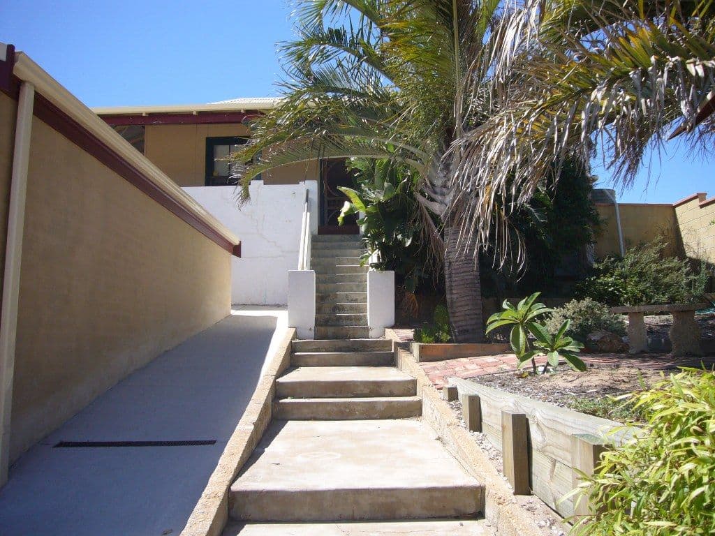 83 Francis Street, BEACHLANDS WA 6530, Beachlands - Thumbnail 2