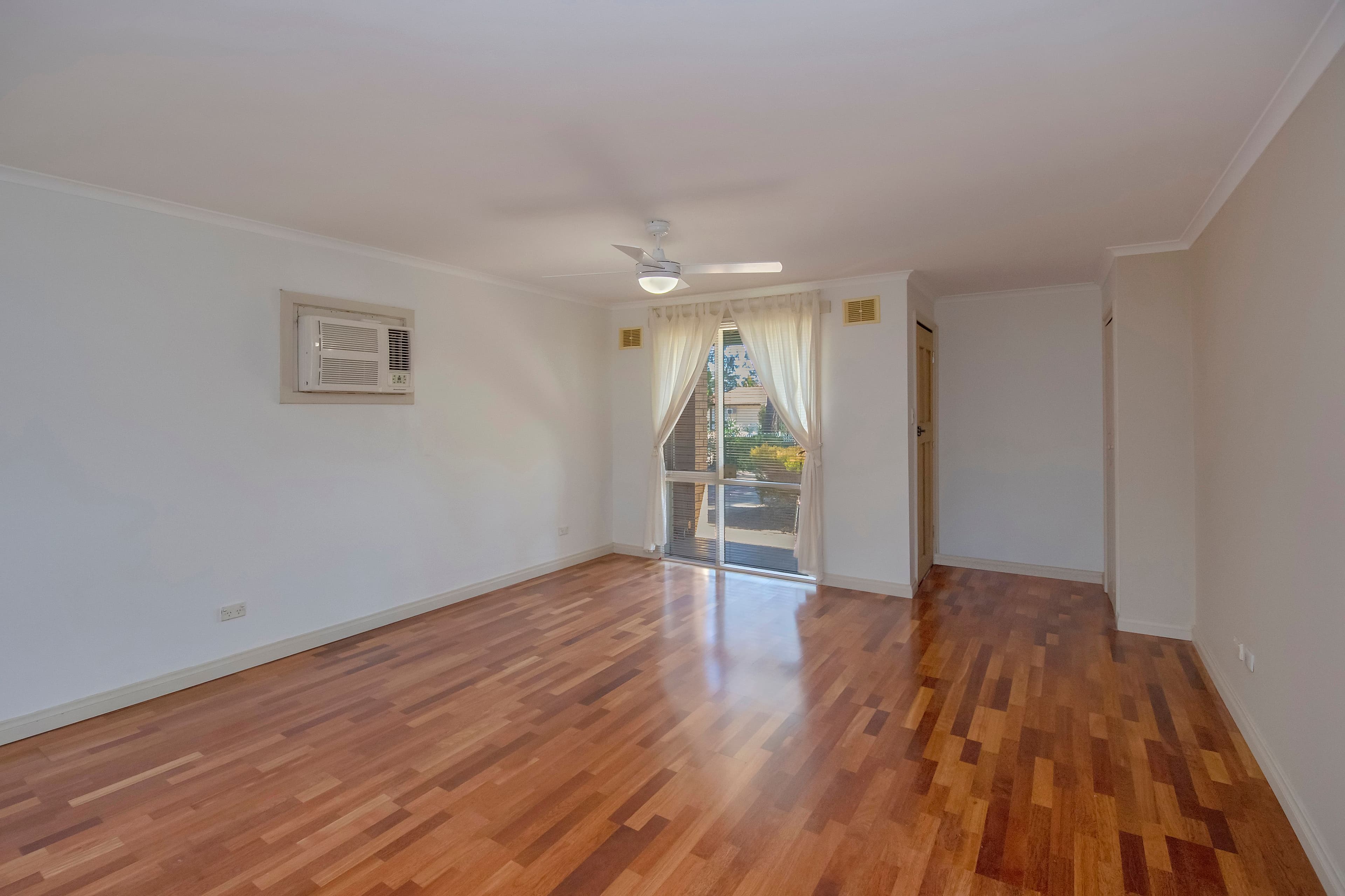 10 Mora Crescent, Smithfield SA 5114, Smithfield - Thumbnail 5