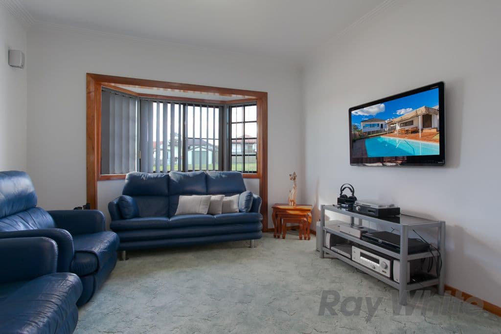 10 Delauret Square, WARATAH WEST NSW 2298, Waratah West - Thumbnail 3