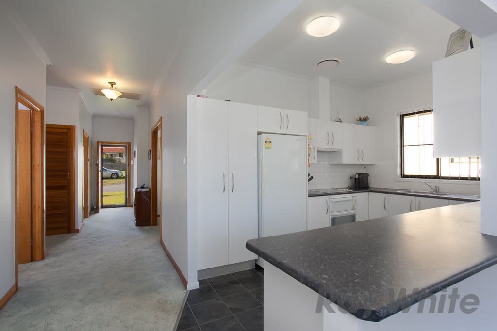 10 Delauret Square, WARATAH WEST NSW 2298, Waratah West - Thumbnail 5