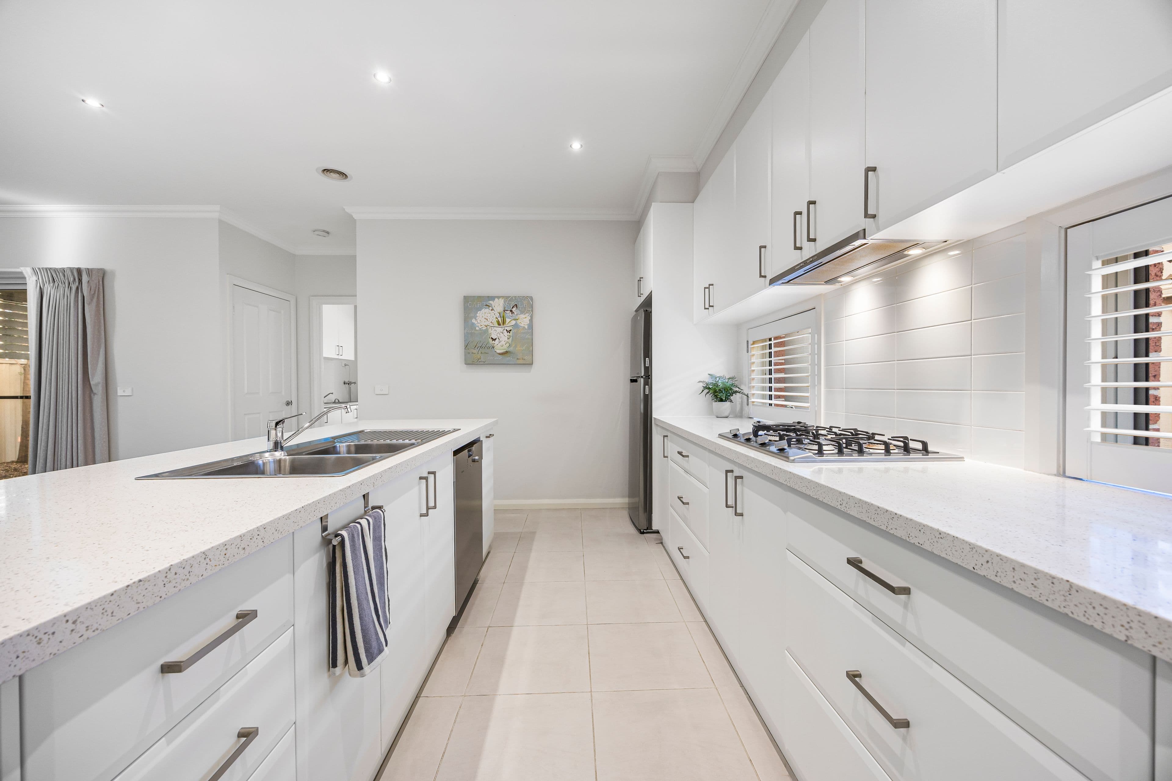 28 Monastery Drive, Wendouree VIC 3355, Wendouree - Thumbnail 2