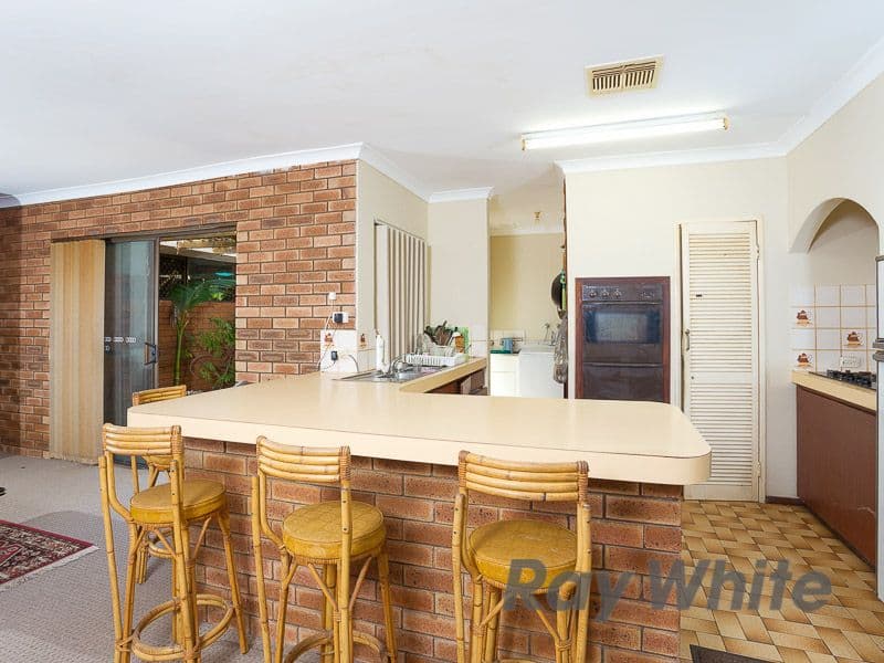13 Chancery Crescent, WILLETTON WA 6155, Willetton - Thumbnail 3