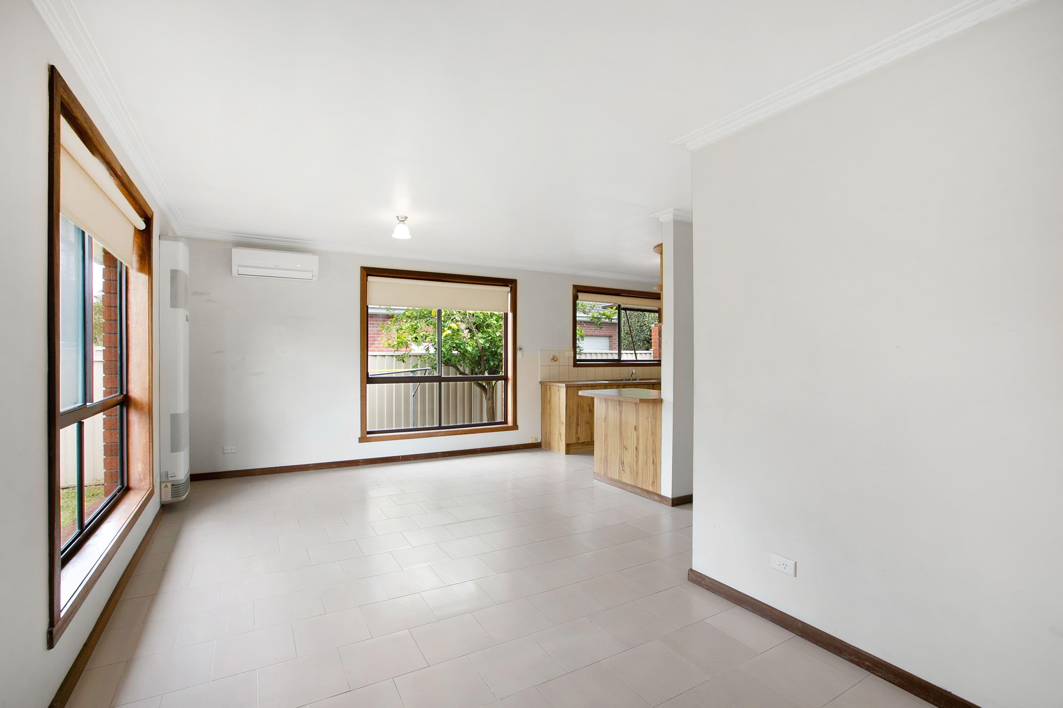 102 Rathcown Road, Reservoir VIC 3073, Reservoir - Thumbnail 3