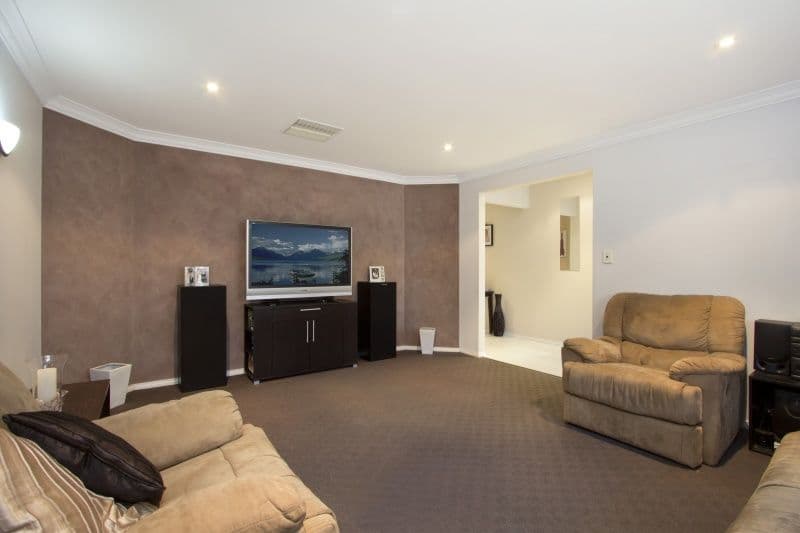 19 Alderbury Avenue, SALISBURY NORTH SA 5108, Salisbury North - Thumbnail 2