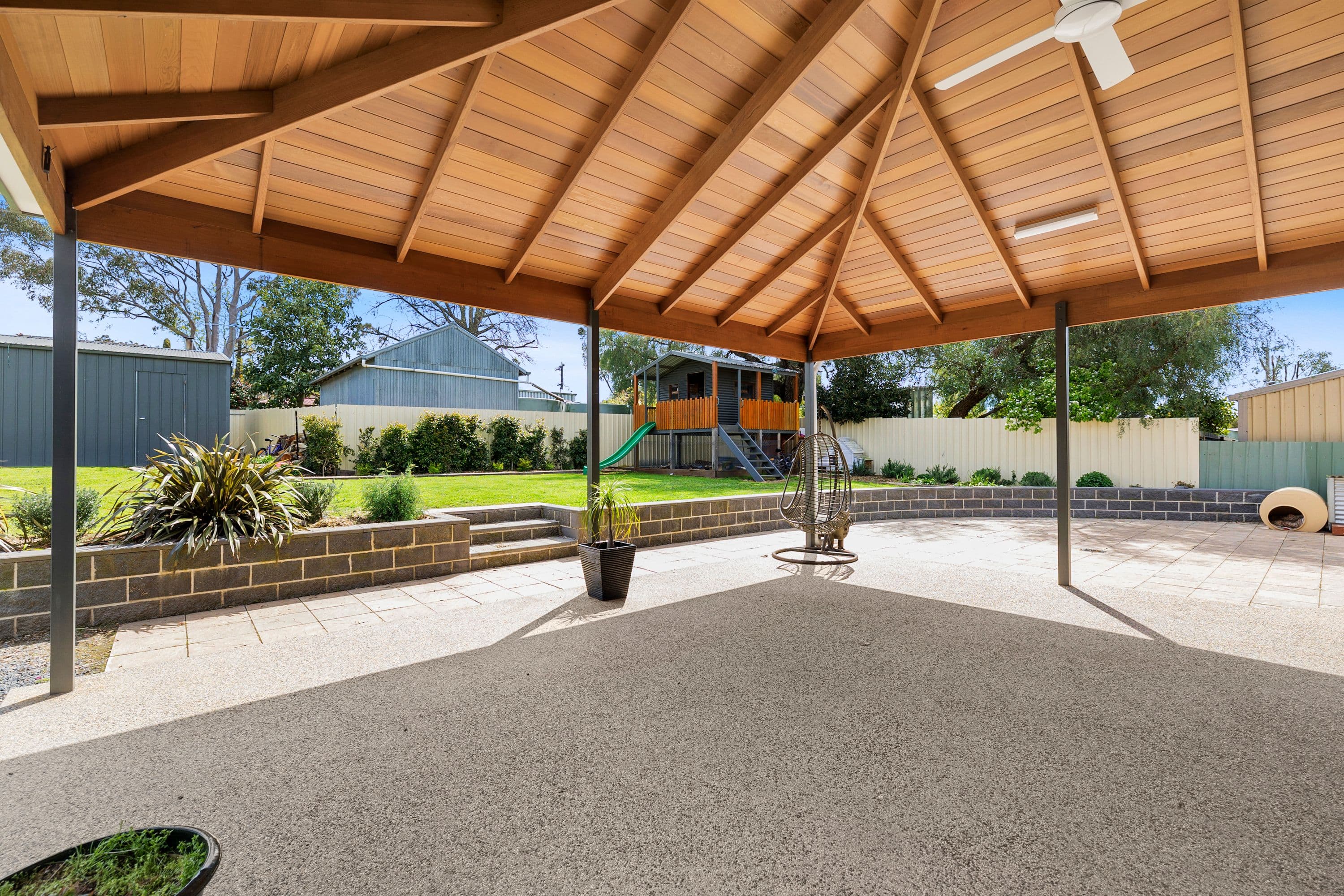 7 Glastonbury Place, Ararat VIC 3377, Ararat - Thumbnail 2