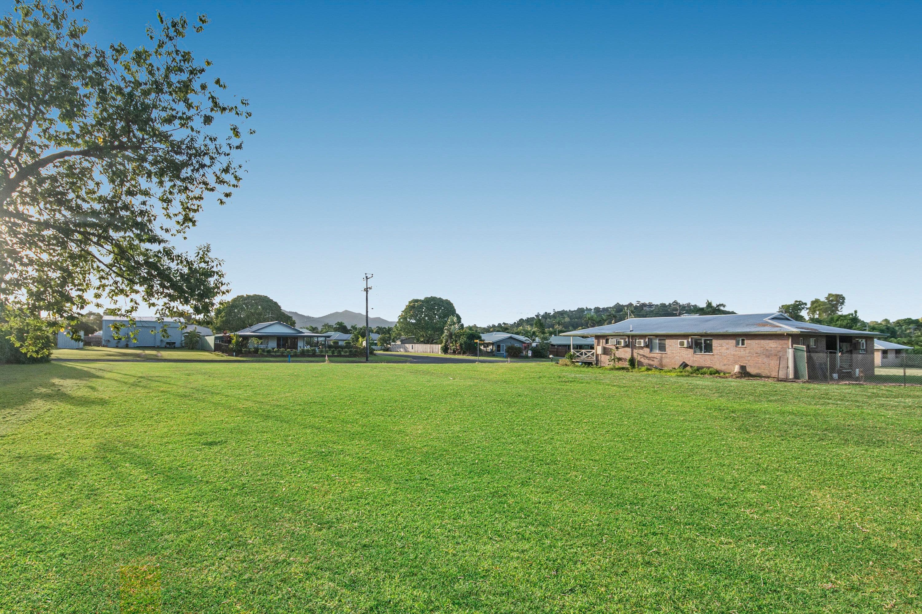 8 Buccaneer Street, SOUTH MISSION QLD 4852, South Mission Beach - Thumbnail 2