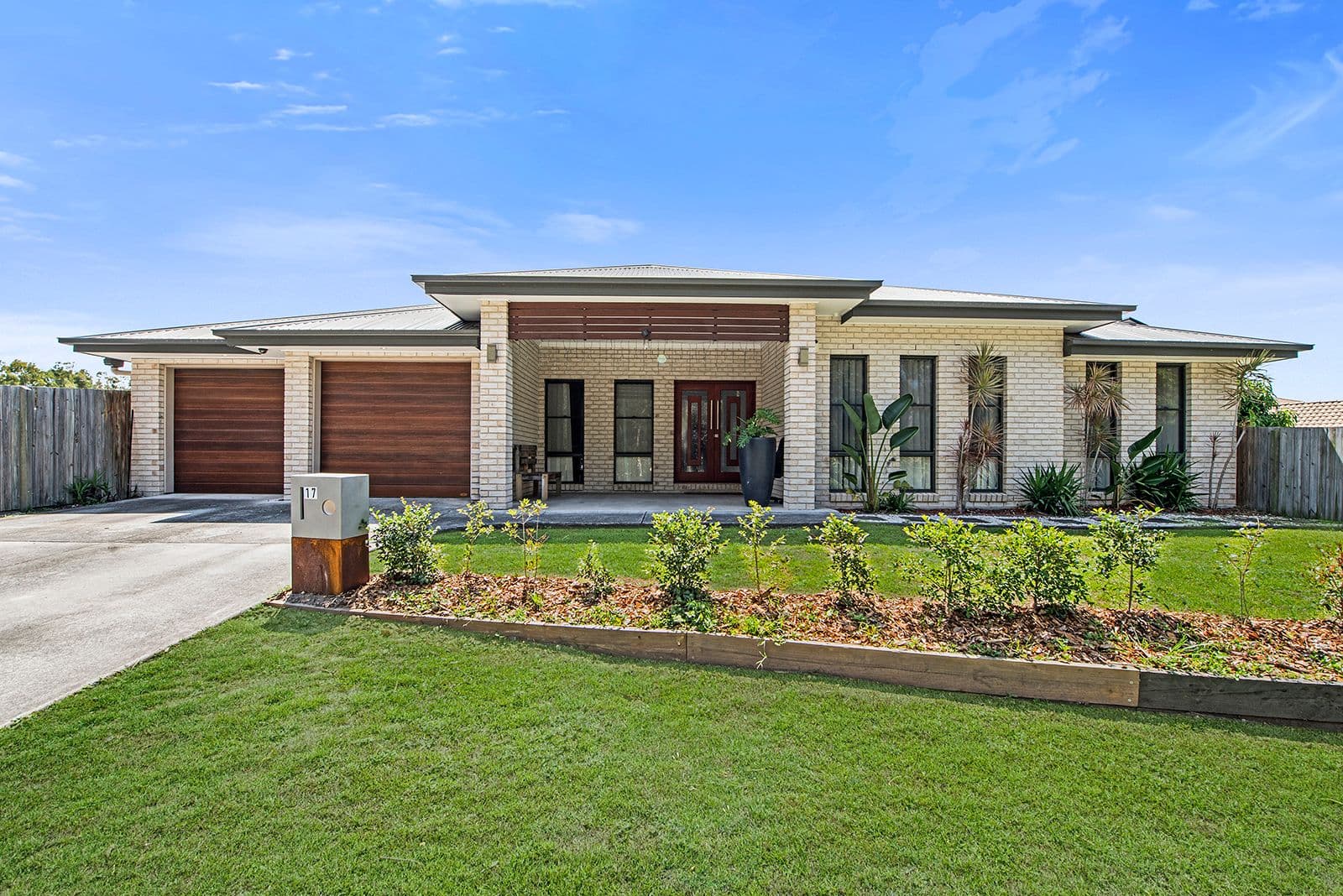17 Voss Boulevard, Heritage Park QLD 4118, Heritage Park - Image 1