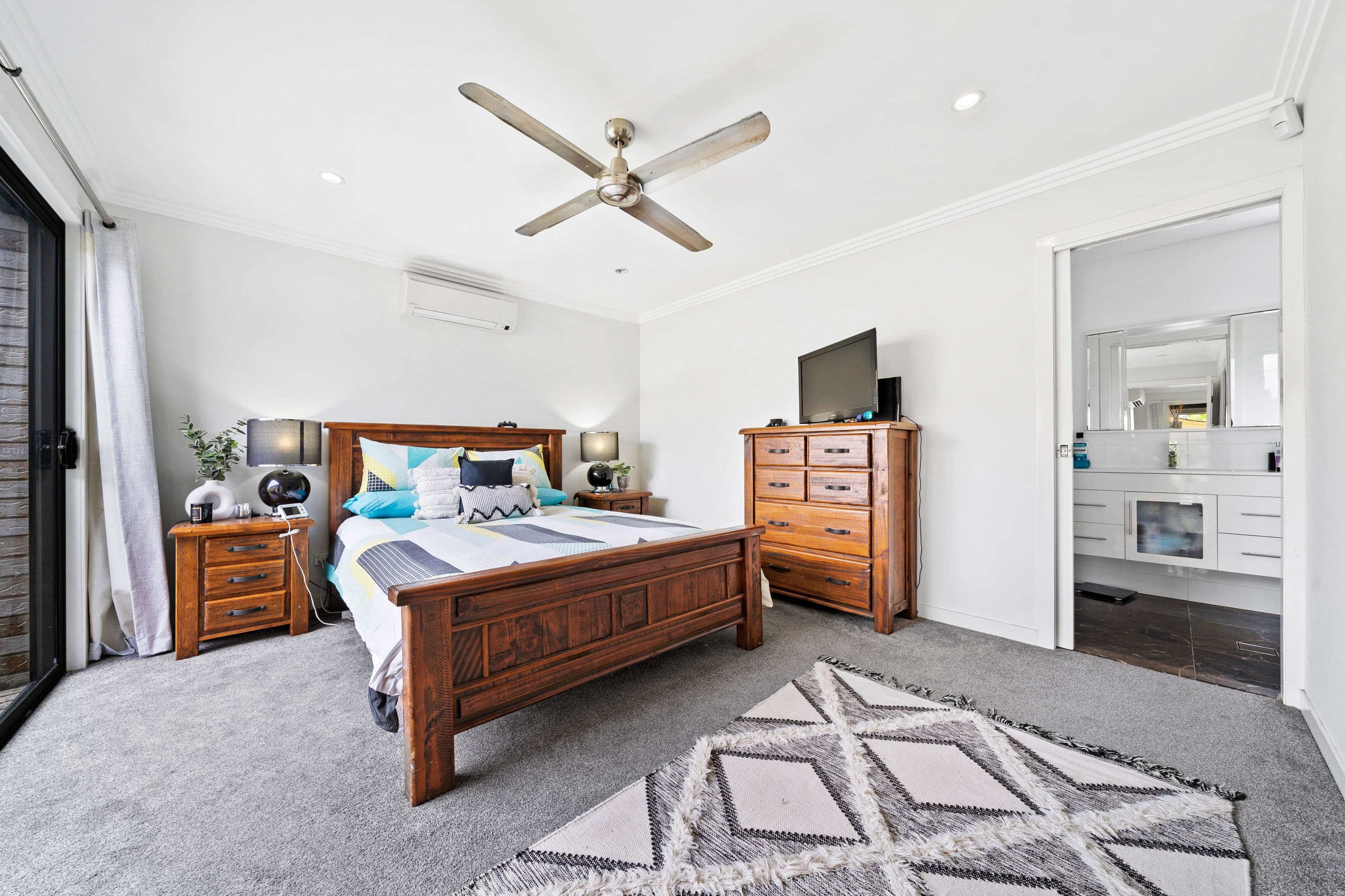 17 Voss Boulevard, Heritage Park QLD 4118, Heritage Park - Thumbnail 7