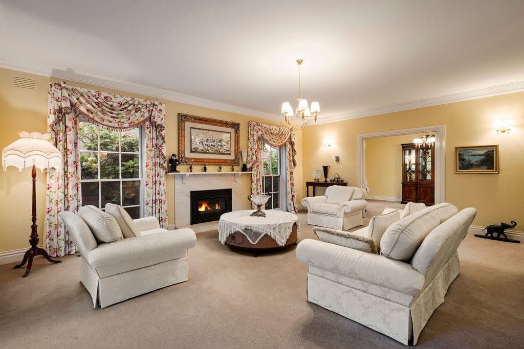 8 Ruhbank Avenue, Balwyn VIC 3103, Balwyn - Thumbnail 2