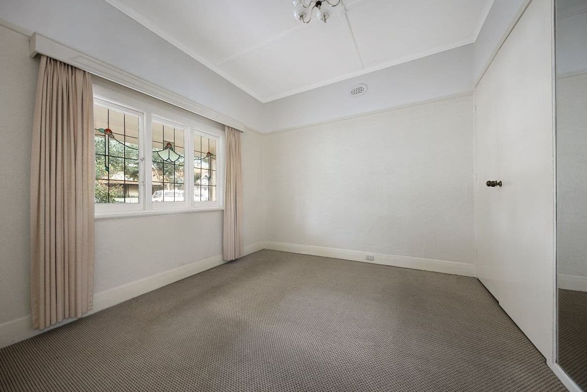 4 Armstrong Street, Coburg VIC 3058, Coburg - Thumbnail 2