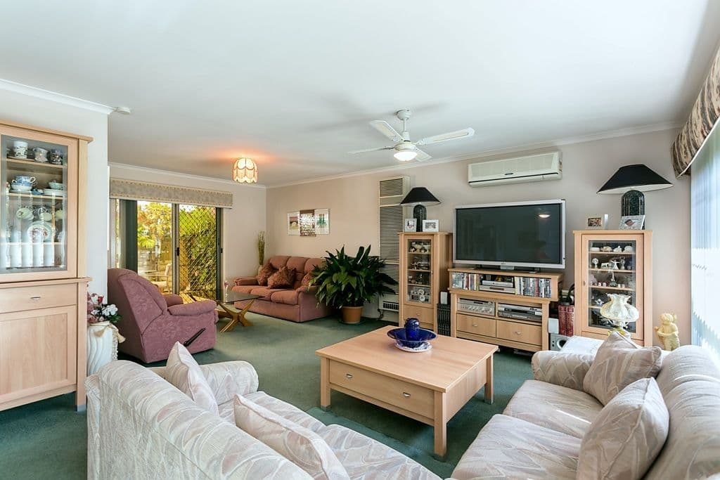 37 Currunghi Court, ST ALBANS VIC 3021, St Albans - Thumbnail 2