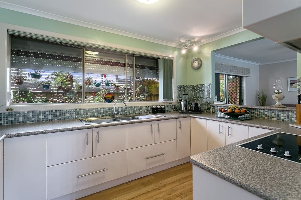 37 Currunghi Court, ST ALBANS VIC 3021, St Albans - Thumbnail 3