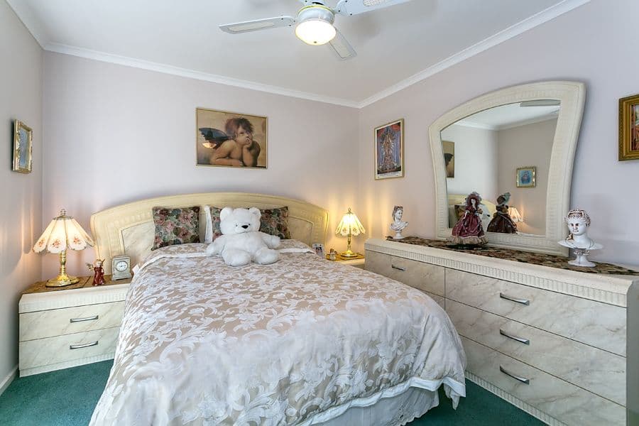 37 Currunghi Court, ST ALBANS VIC 3021, St Albans - Thumbnail 4