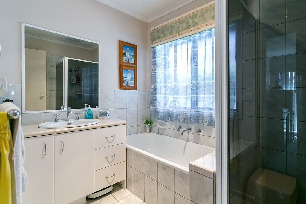 37 Currunghi Court, ST ALBANS VIC 3021, St Albans - Thumbnail 7