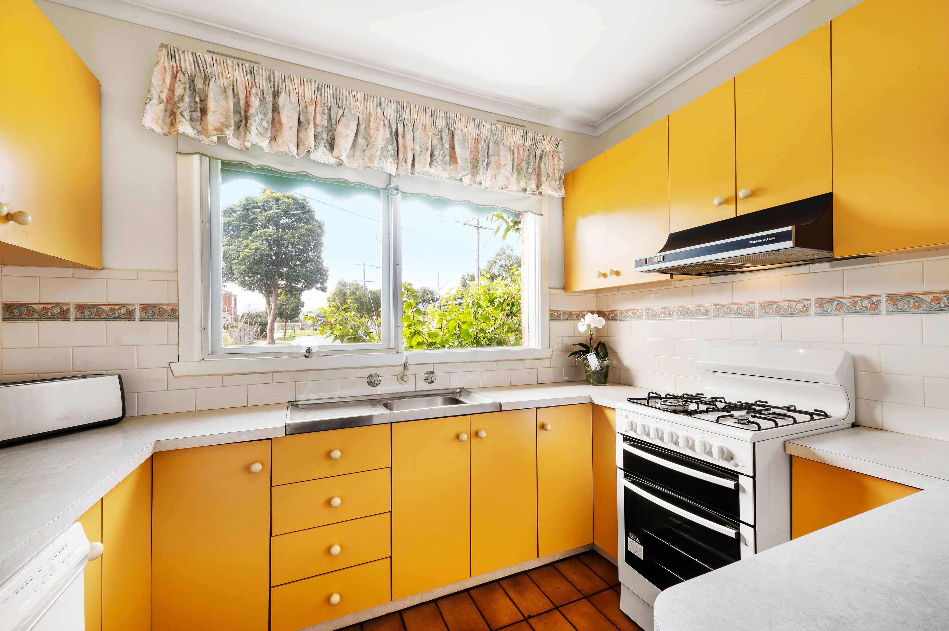 8 Susan Street, Bayswater VIC 3153, Bayswater - Thumbnail 2
