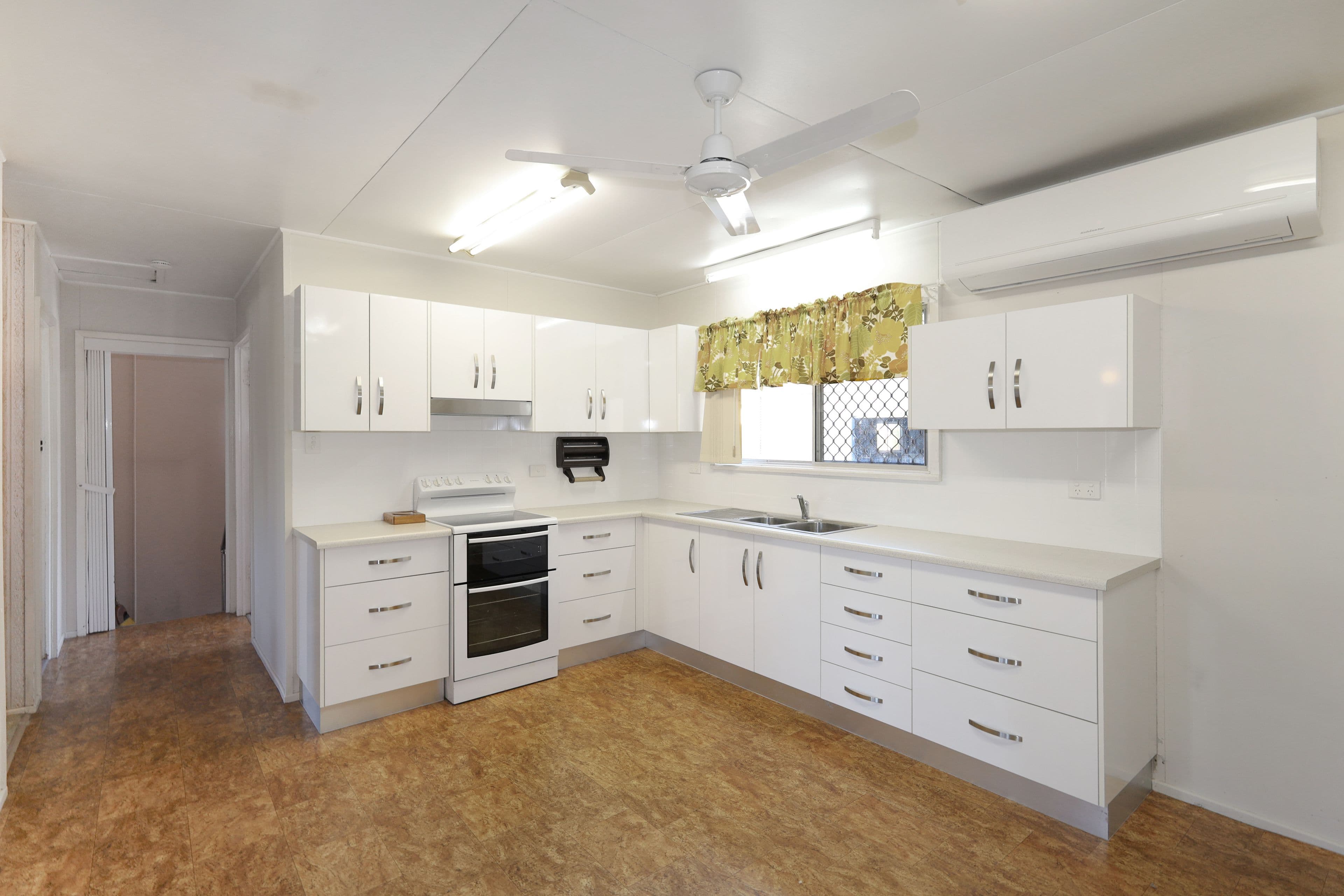 9 Harris Street, Beaconsfield QLD 4740, Beaconsfield - Thumbnail 5
