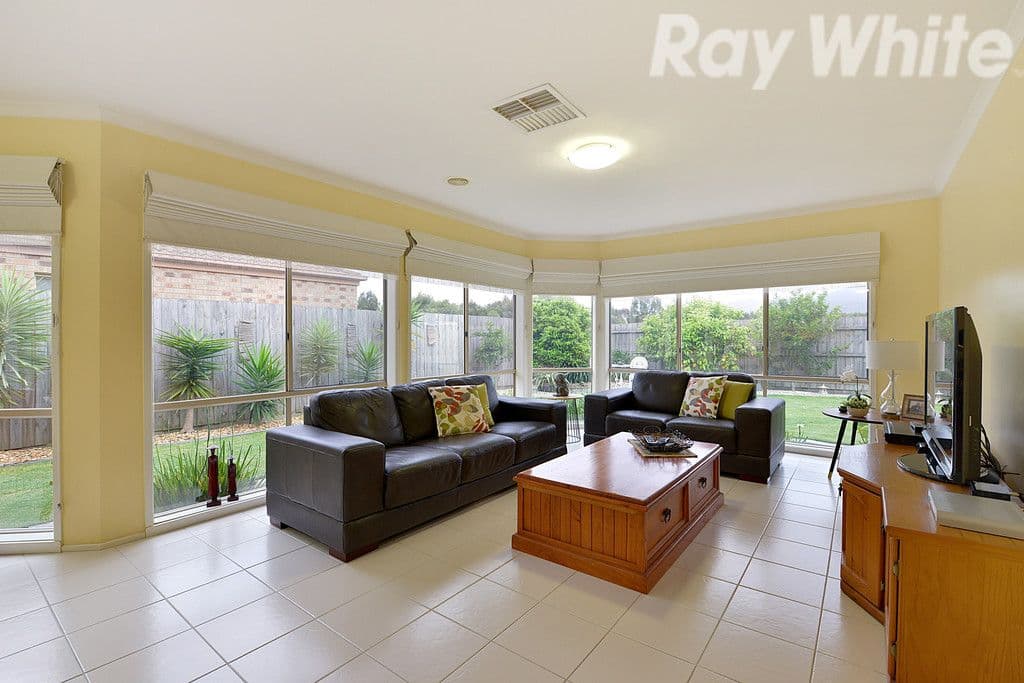98 Fairway Drive, Rowville VIC 3178, Rowville - Thumbnail 2
