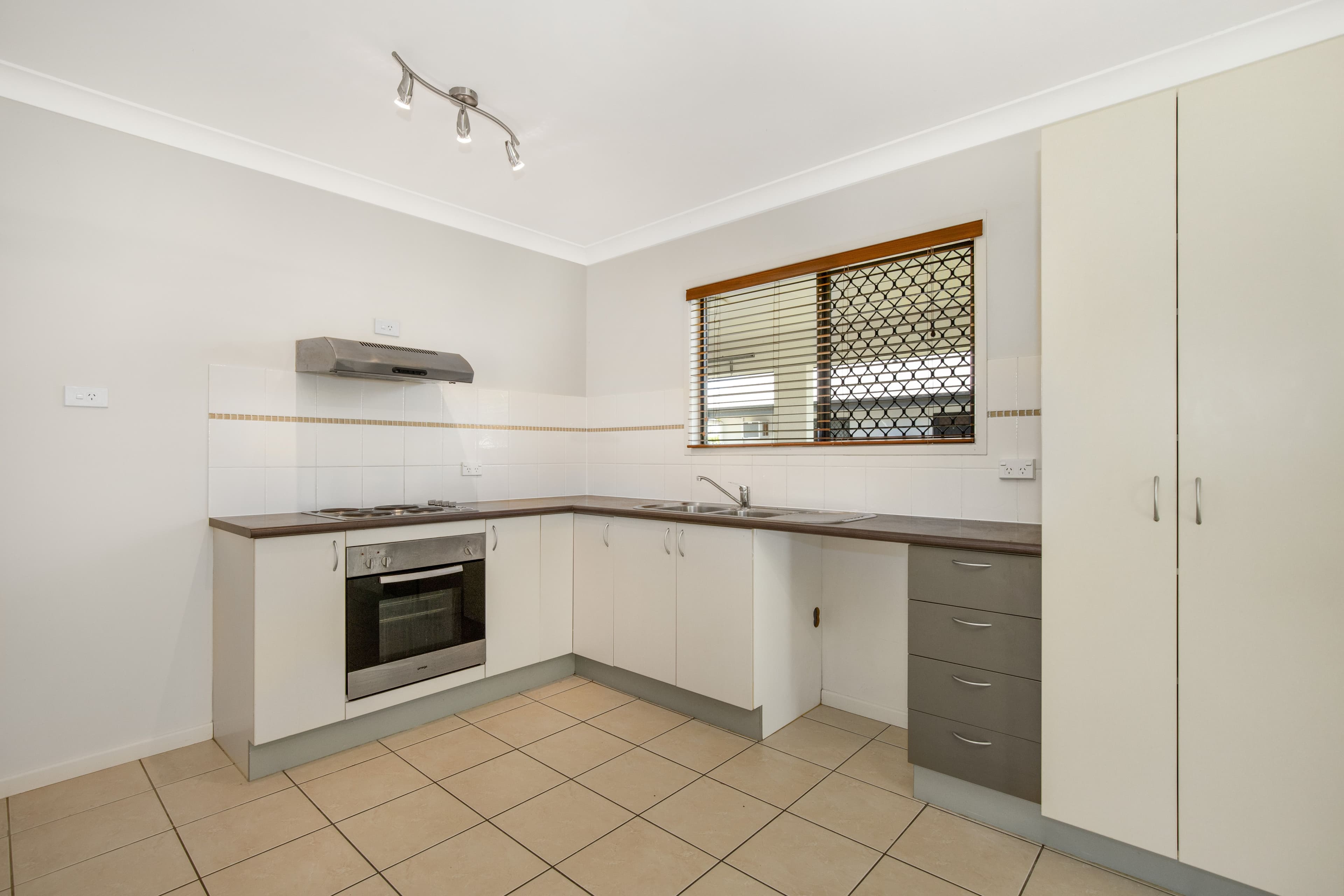 383 Lords Place, Orange, Orange - Thumbnail 3