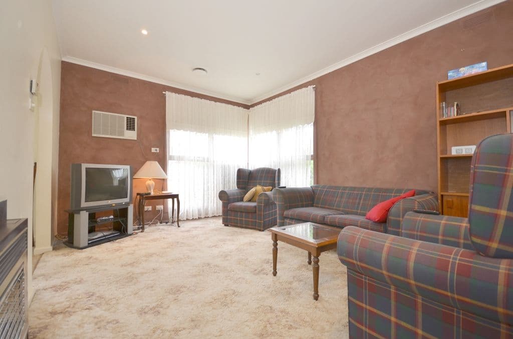 318 Main Road, GOLDEN POINT VIC 3350, Golden Point - Thumbnail 2