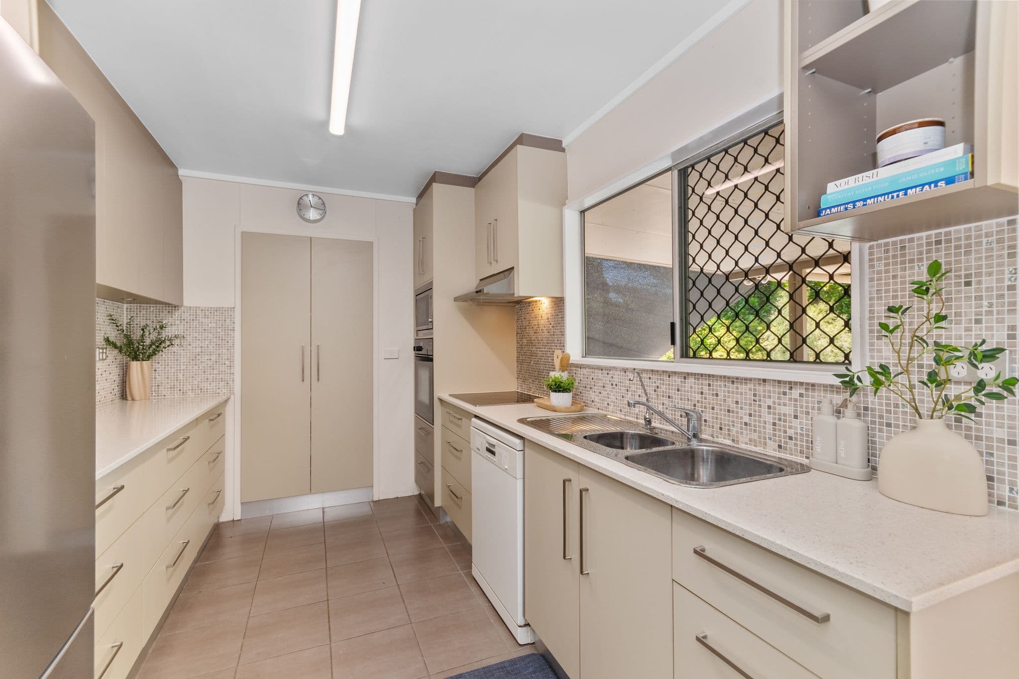 28 Hynch Street, Wulguru QLD 4811, Wulguru - Thumbnail 3