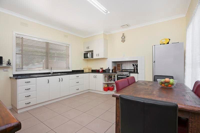 49 Moray Crescent, North Bendigo VIC 3550, North Bendigo - Thumbnail 2