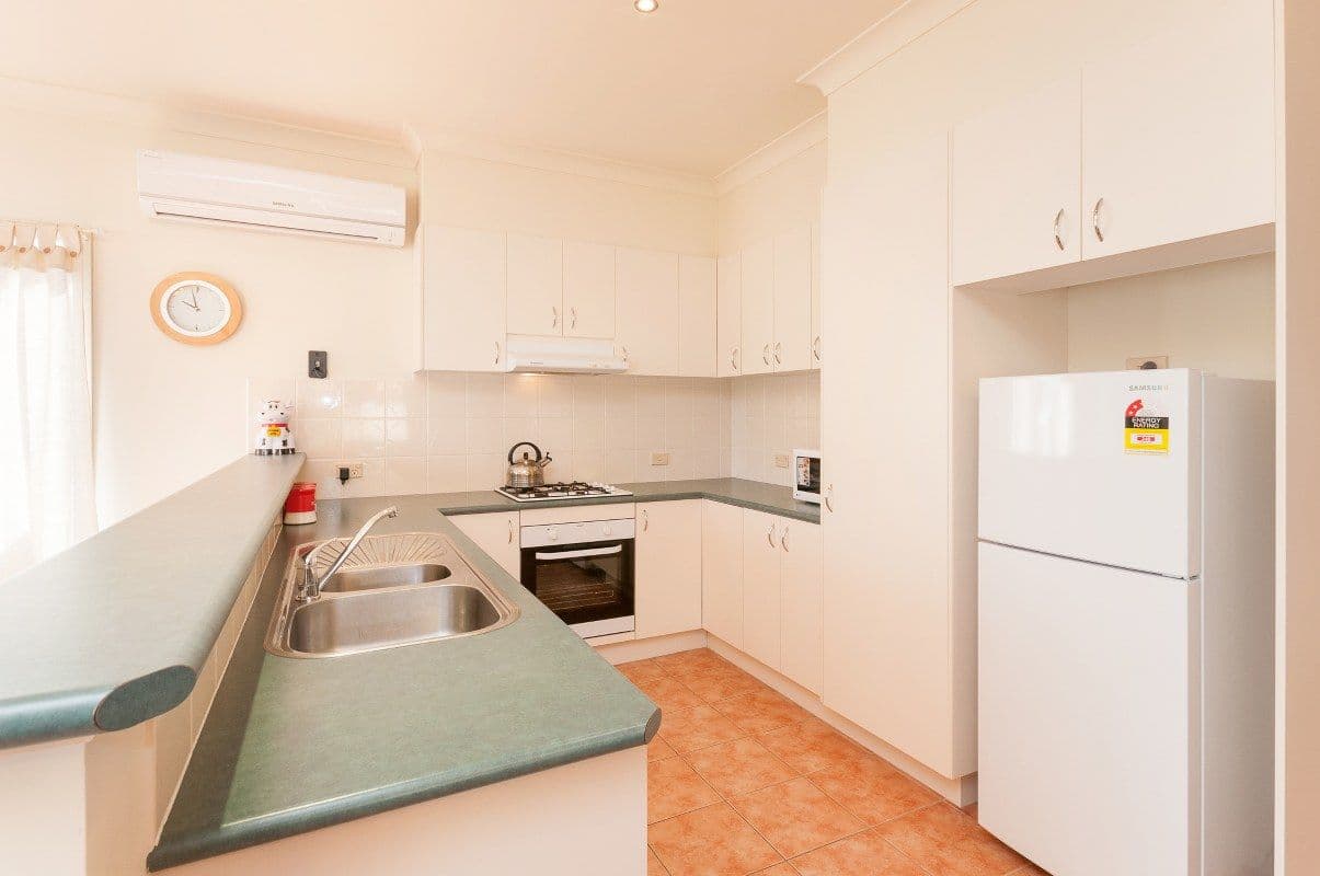 7 Greenfield Court, CRAIGIEBURN VIC 3064, Craigieburn - Thumbnail 2